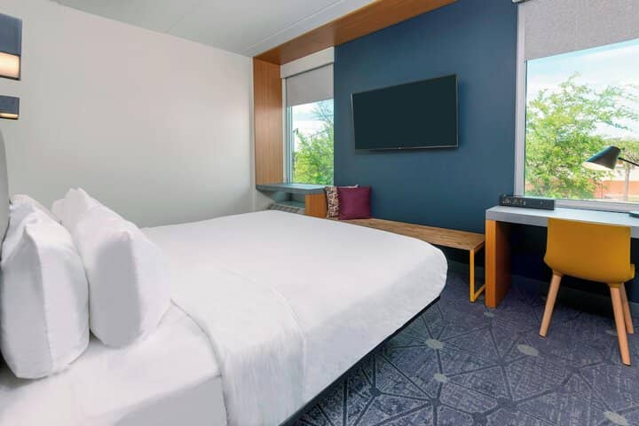 Room 10 of 39