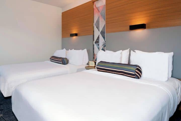 Room 8 of 39
